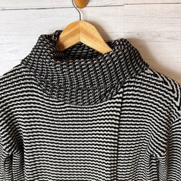 Cabi Sweater Womens Size XXS Black & White Stripe Split Front & Back Turtle Neck - Picture 11 of 16